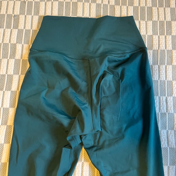 Ptula Leggings in Emerald - Picture 5 of 6